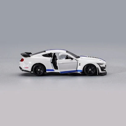 Bburago 2020 Ford Mustang Shelby GT500 White 1:64 Die-Cast Model Car