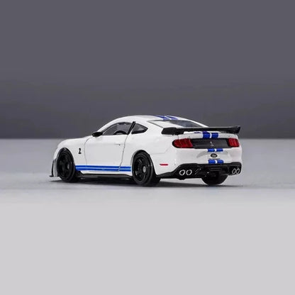Bburago 2020 Ford Mustang Shelby GT500 White 1:64 Die-Cast Model Car