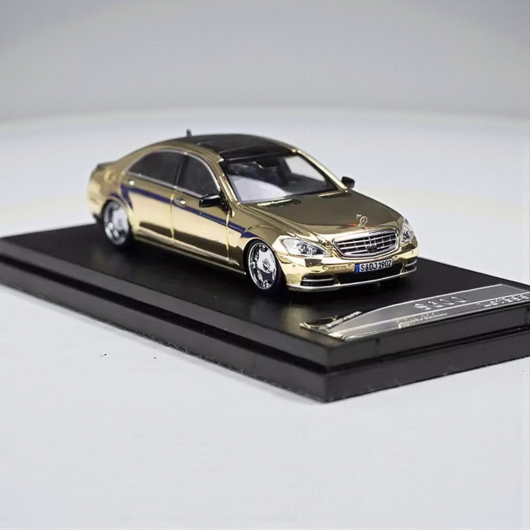 Street Warrior Mercedes-Benz S600 – Gold Finish | 1:64 Diecast Sedan