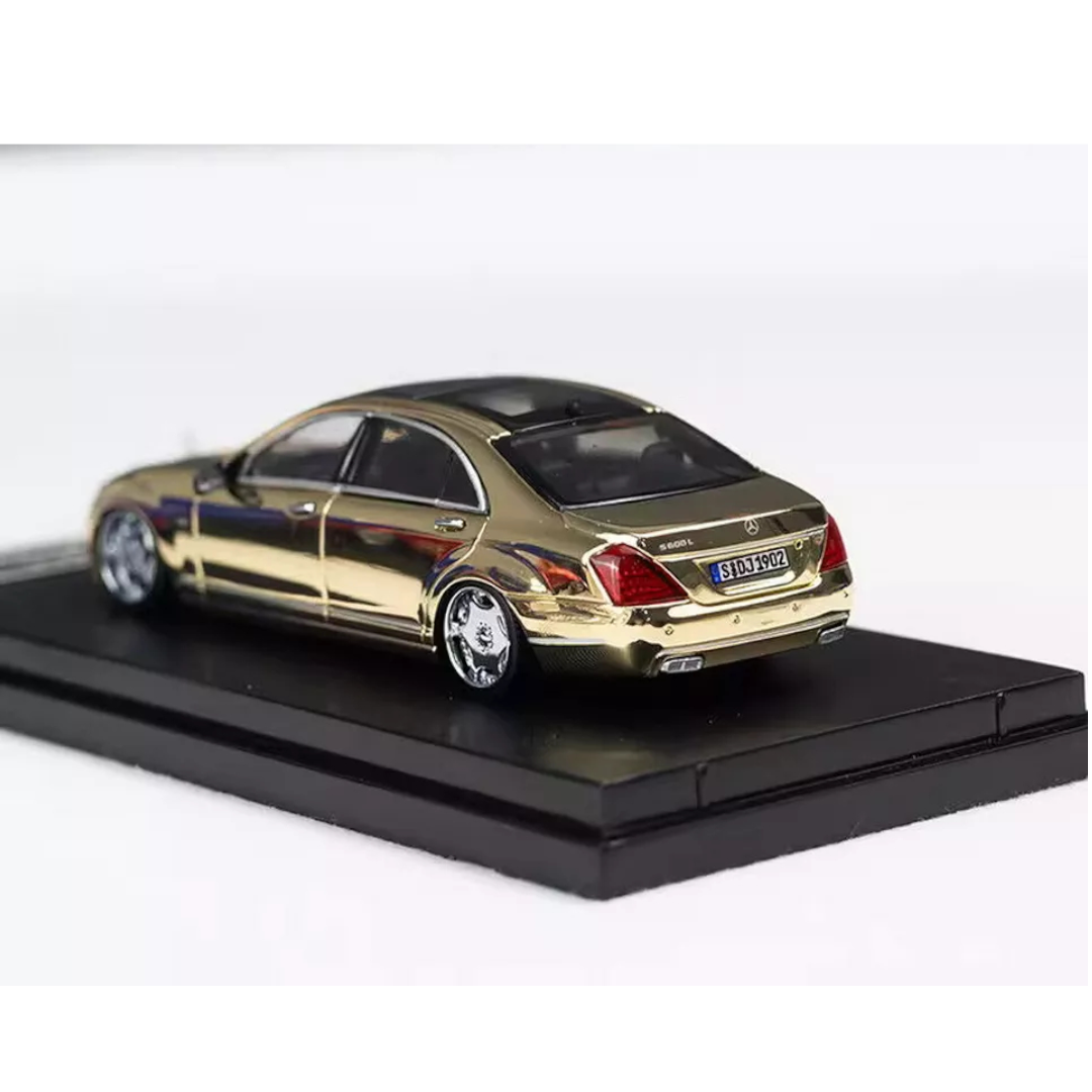 Street Warrior Mercedes-Benz S600 – Gold Finish | 1:64 Diecast Sedan