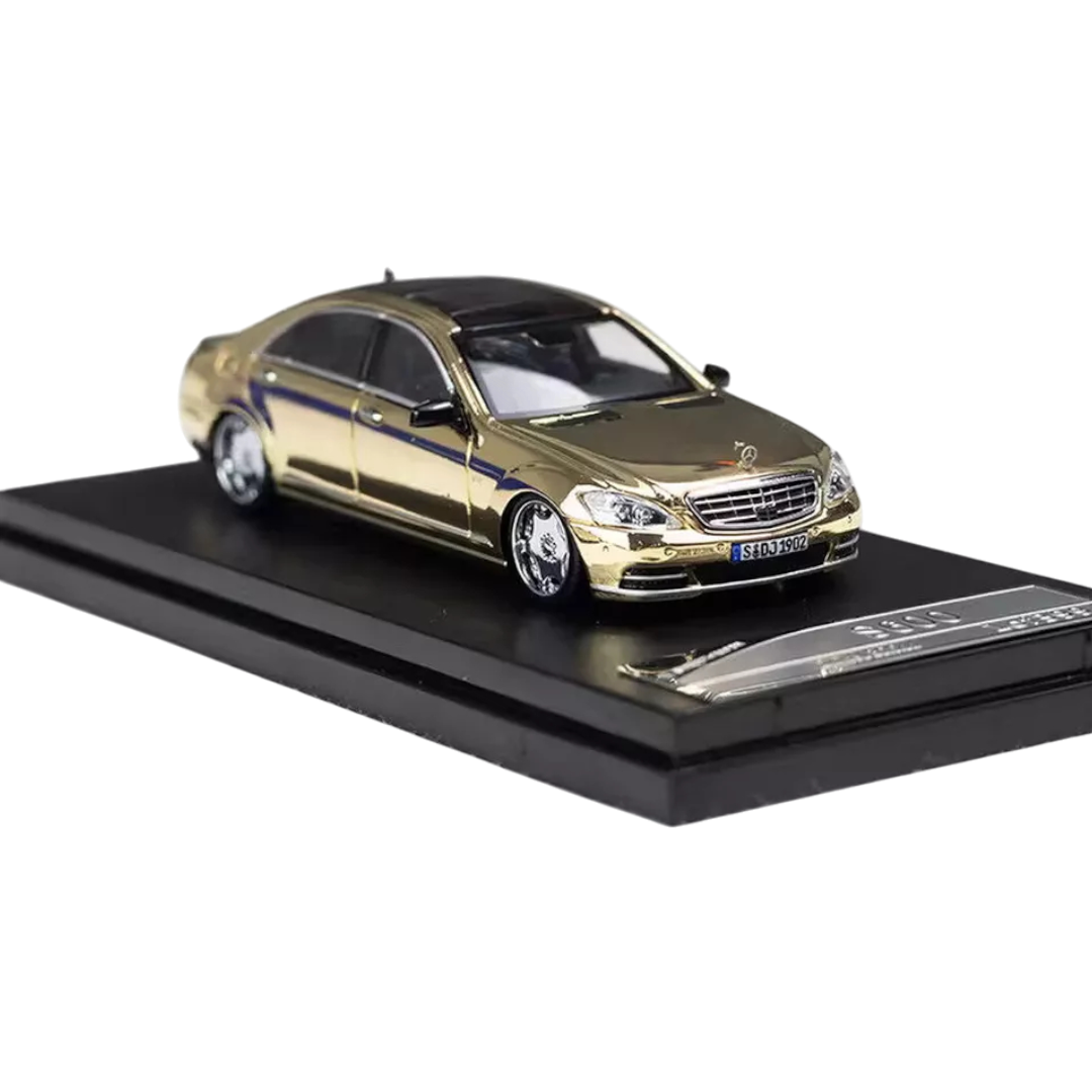 Street Warrior Mercedes-Benz S600 – Gold Finish | 1:64 Diecast Sedan