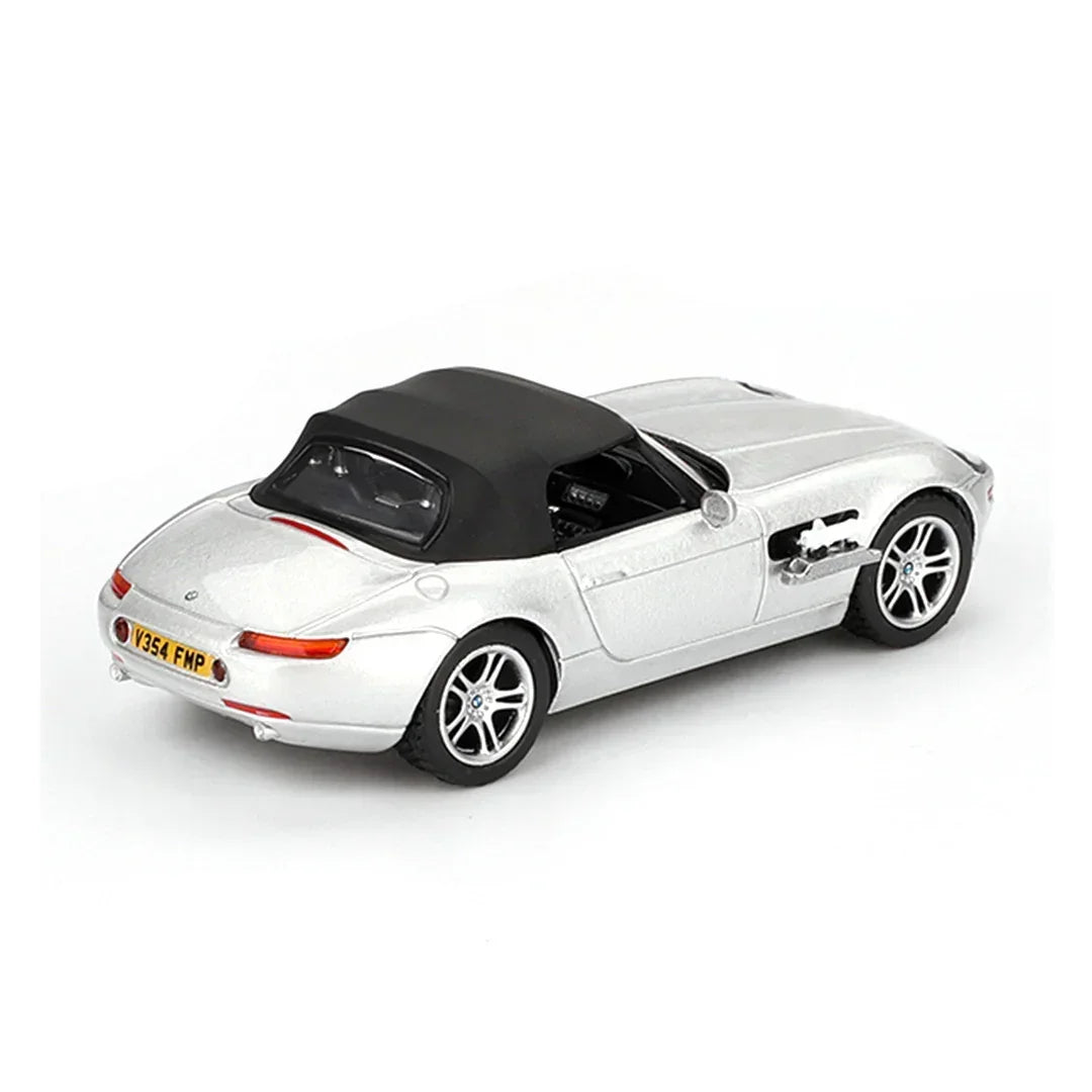 Mini GT 1:64 BMW Z8 007 “The World Is Not Enough” Silver – James