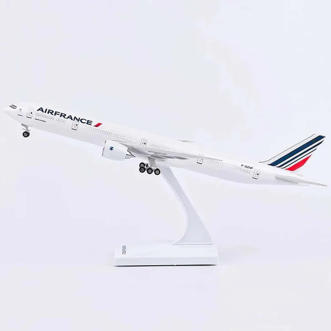 Diecast Collectible 1:250 Scale Model Airplane With Light & Sound – Air France Boeing 777-380ER - Jaiman Toys