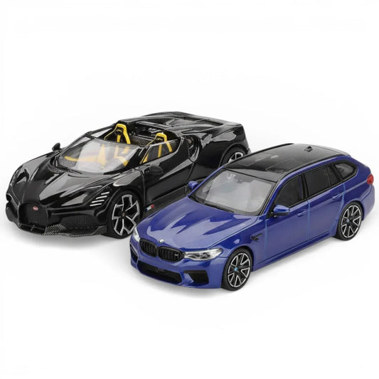 Mini GT 1:64 (Blister)-Bugatti W16 Mistral Black + BMW M5 Touring G99 Marina Bay Blue | Racing Duo Die-Cast Set
