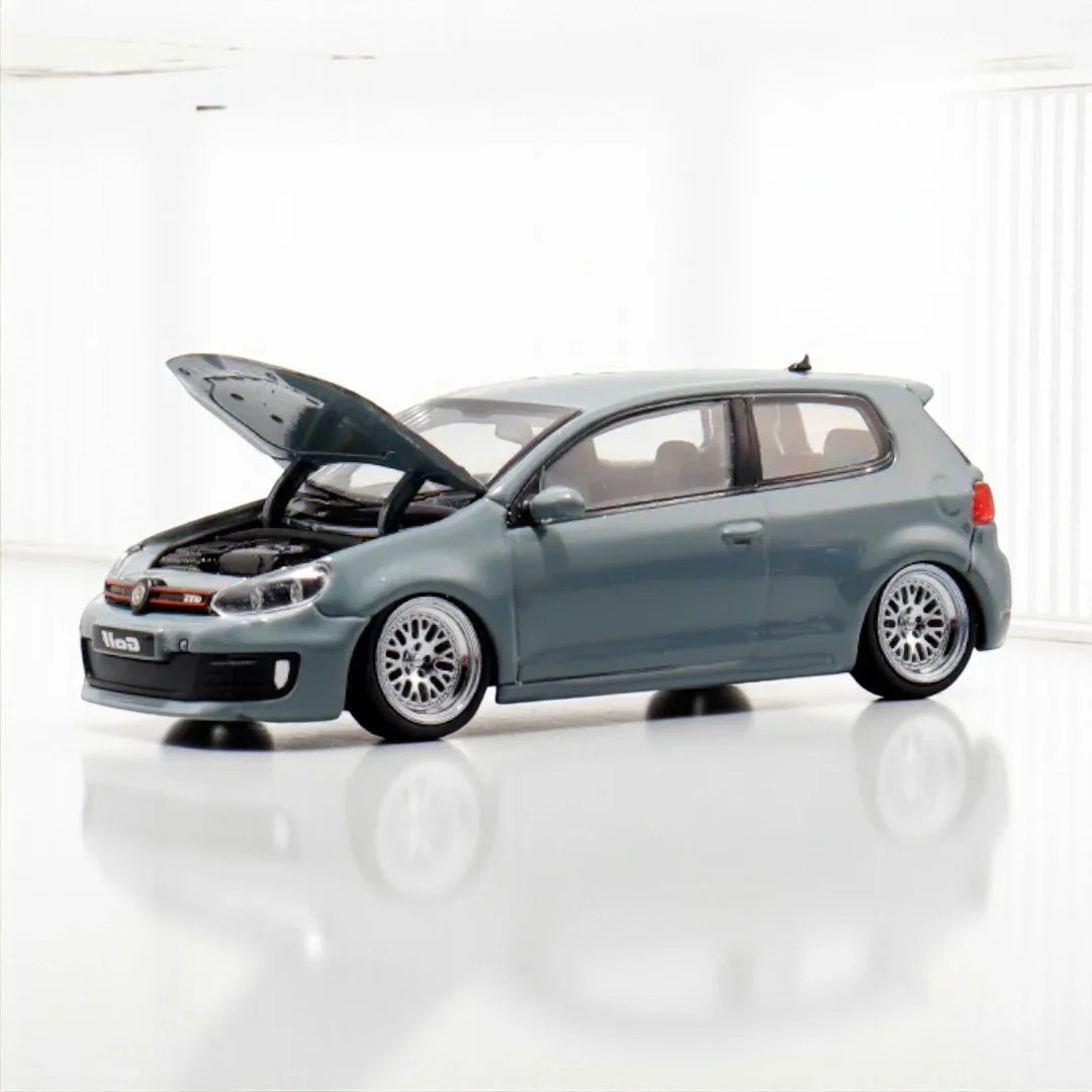 Maxwell  1:64 GOLF GTI MK6 BBS Grey Diecast Car Model
