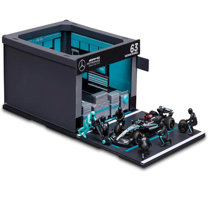 Bburago Pit Pass F1 Diorama Playset Mercedes-AMG Petronas W15 1:43 with 6 Figurines