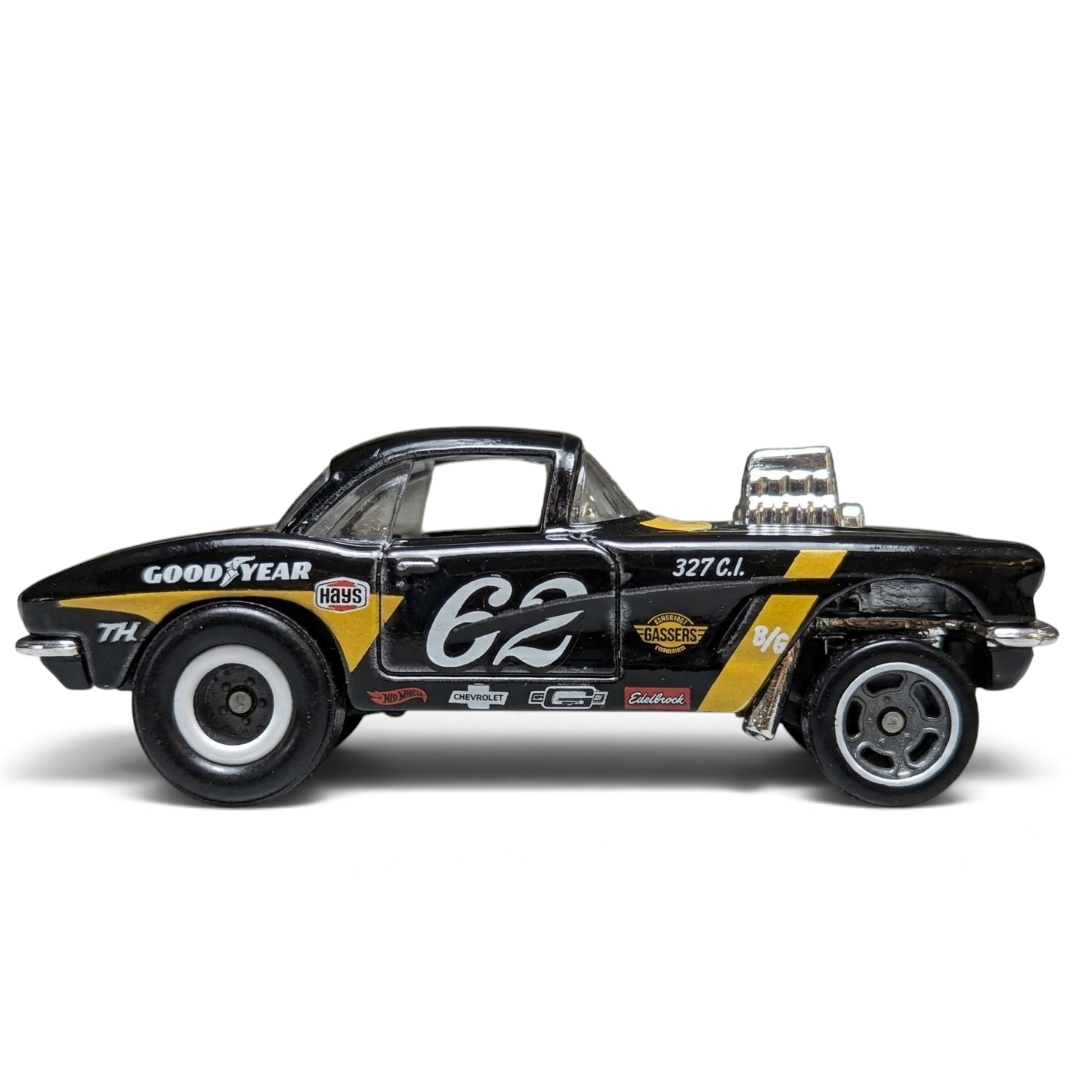 Hot Wheels 1:64  2025 J Case ’62 Corvette Gasser Super Treasure Hunt #182/250 with Protector |  Diecast Collectible Car