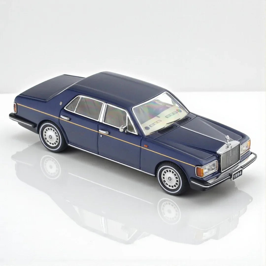 GFCC 1:64 1994 Rolls-Royce Silver Spur, British Silver With Gold Beltline in Blue Diecast Model Car