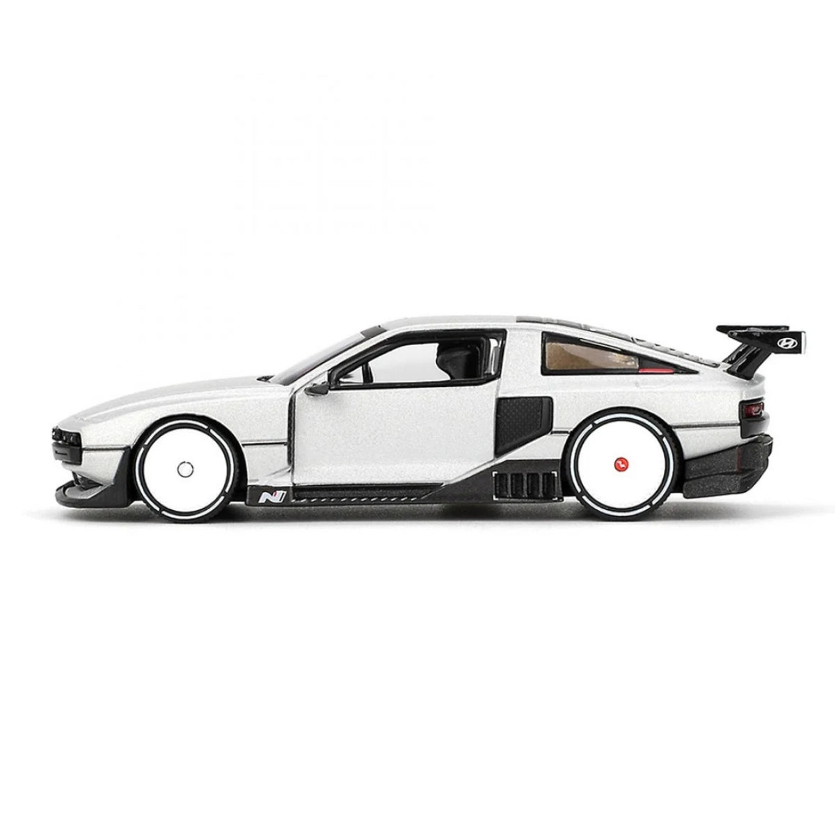 MINI GT 1207 Hyundai N Vision 74 Vision Silver 1:64 Scale Die-Cast Collectible Model Car with Rear Wing – Detailed Concept Car Miniature for Collectors & Display
